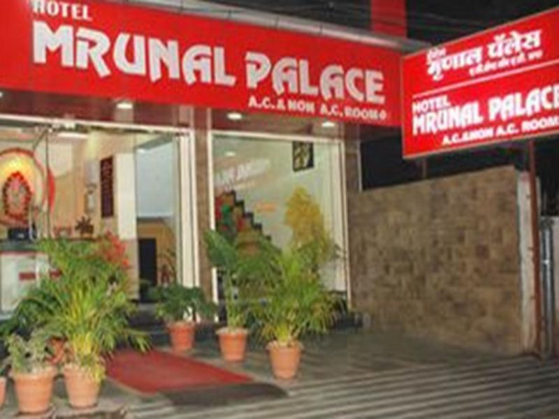 Oyo 11548 Hotel Mrunal Palace Aurangábád Kültér fotó