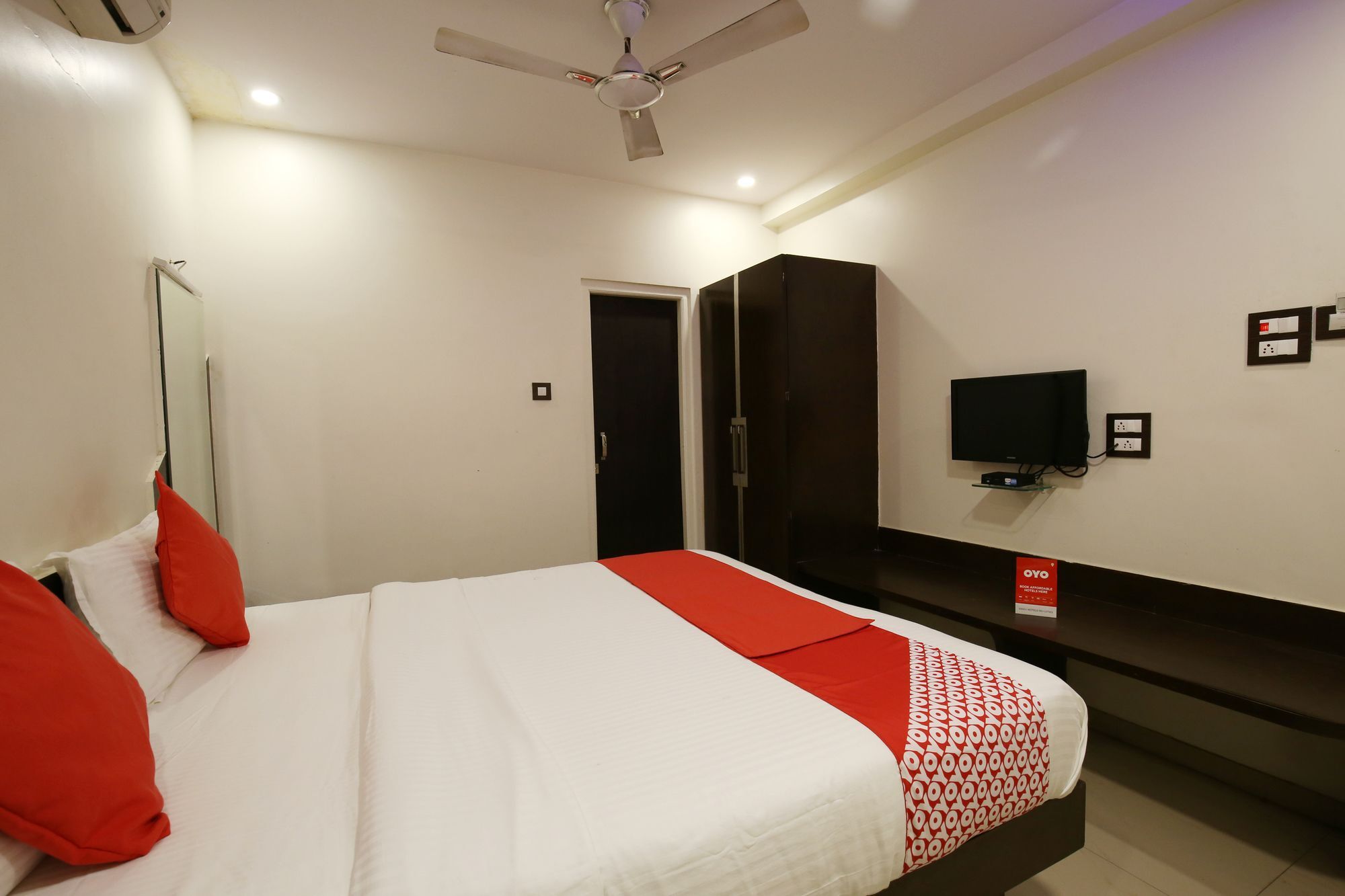 Oyo 11548 Hotel Mrunal Palace Aurangábád Kültér fotó